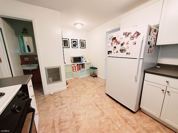 3rd image of 13 E Hills Dr