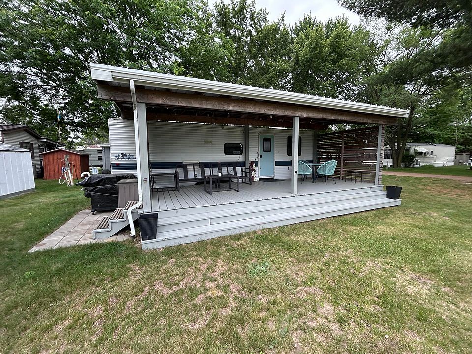 1st image of 9145 White Pine Dr #93