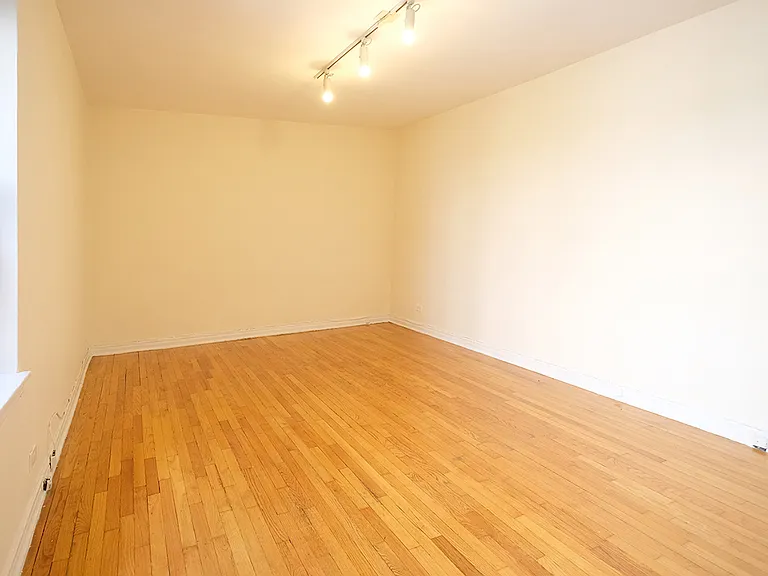 70 Clark St #4D — Photo 3