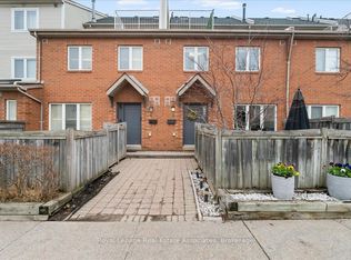 1241 Parkwest Pl #5, Mississauga, ON L5E 3J3