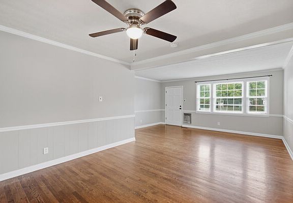 4th image of 306 James Ave