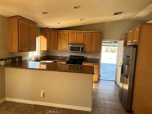 2nd image of 6563 Morongo Rd