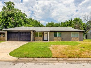 7825 Standley St, North Richland Hills, TX 76180