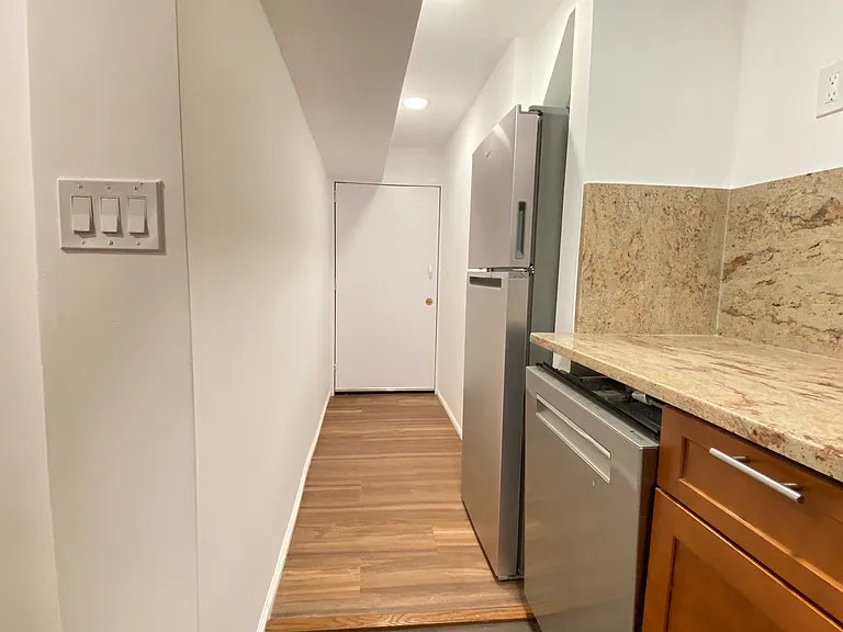688 Parker St #1 — Photo 6