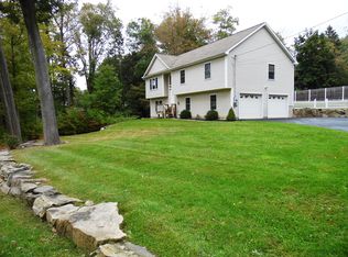 1 Carleon Rd, New Fairfield, CT 06812