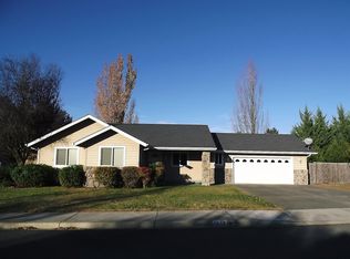 1078 SW Ironwood Dr, Grants Pass, OR 97526