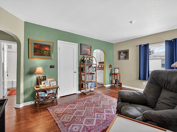 3rd image of 3915 42nd St