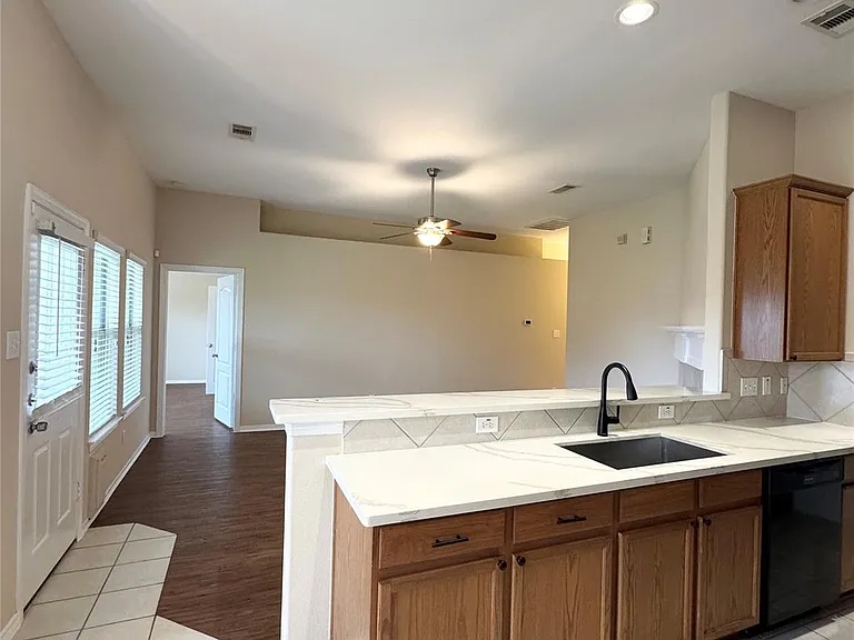 7039 Durango Creek Dr — Photo 15