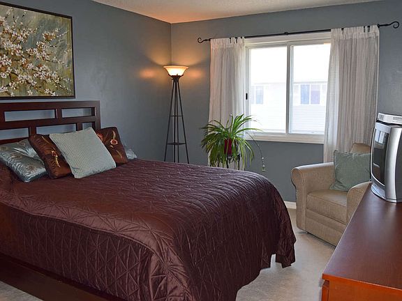 5th image of 15881 Gooseberry Way