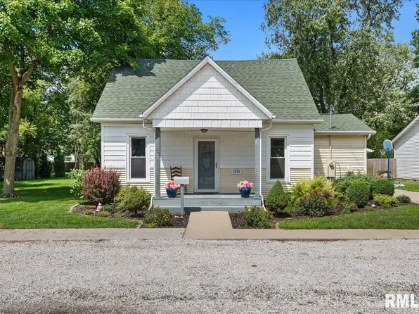 1030 W Jefferson St, Auburn, IL 62615