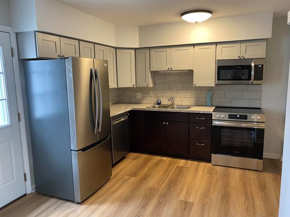 10 Meadow Hills Ln, Fremont, MI 49412