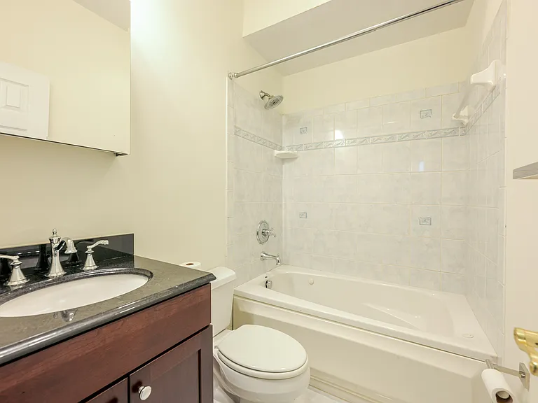 35 Rhode Island Ave NW #B — Photo 9