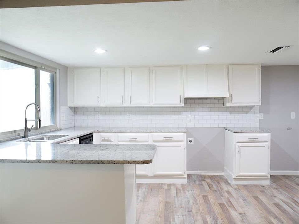 1st image of 9606 Blackwillow Ct