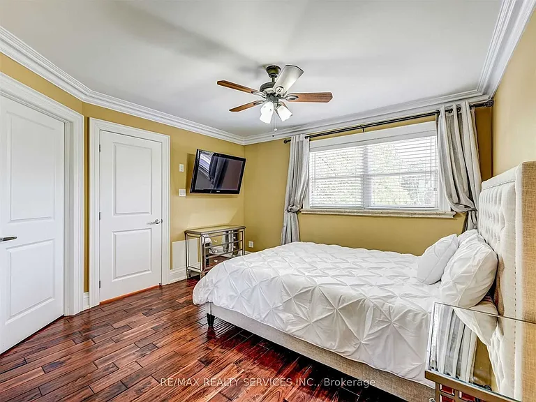 1570 Tipperary Ct — Photo 22