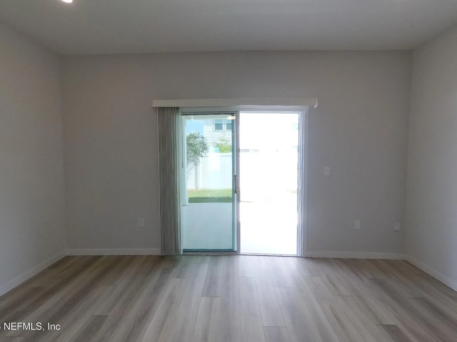 4 bed, 2.5 bath, 2180 sqft, $2,249 — Photo 2