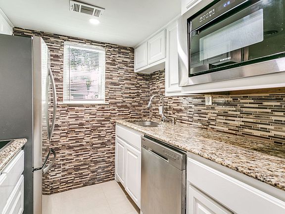 5th image of 4023 N Hall St APT 206
