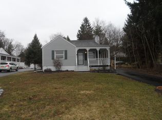 135 Noxon Rd, Poughkeepsie, NY 12603