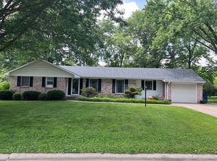 402 Coppersmith Ln, Tipton, MO 65081