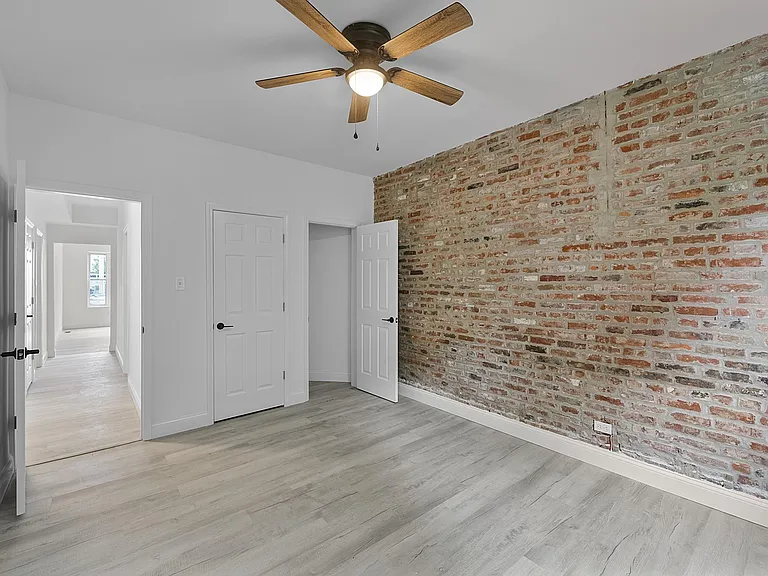 Lyndon Apartment — Photo 27