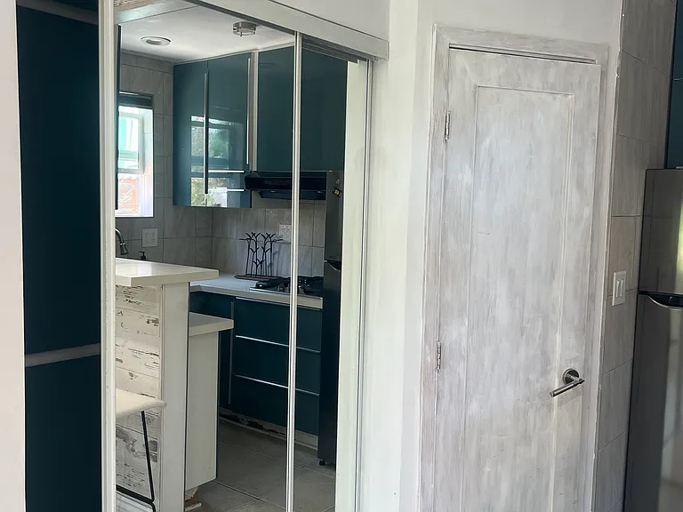 21811 Gresham St #1 — Photo 7