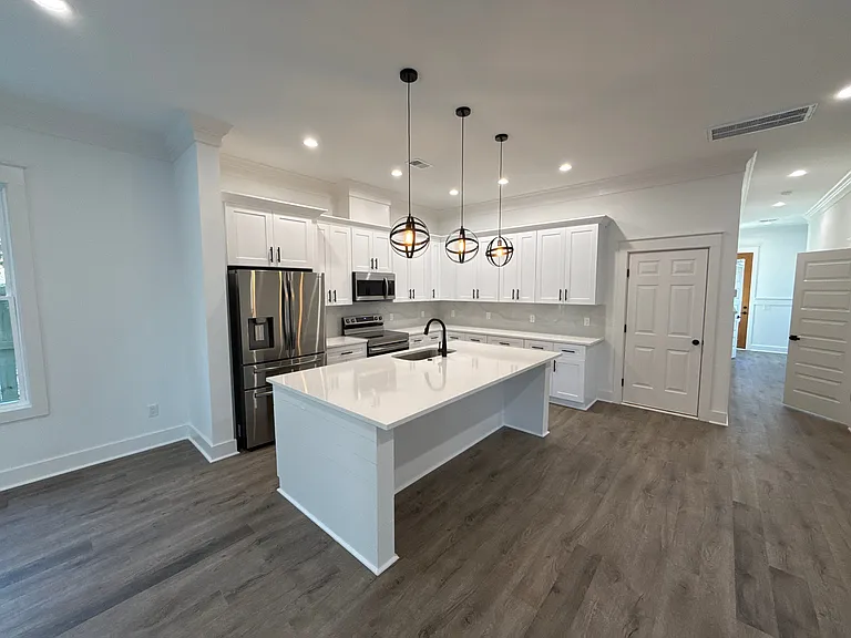 2018 Riverview Ave — Photo 9