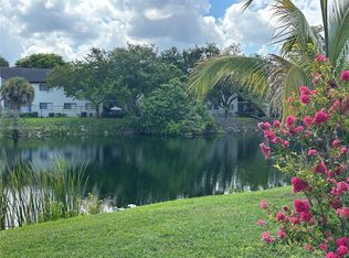 15635 SW 74th Circle Dr APT 10, Miami, FL 33193