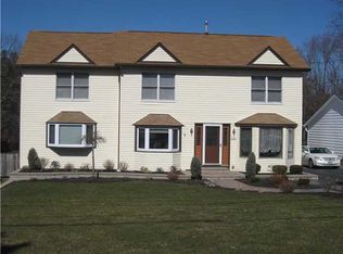 7108 Versailles Rd, Derby, NY 14047