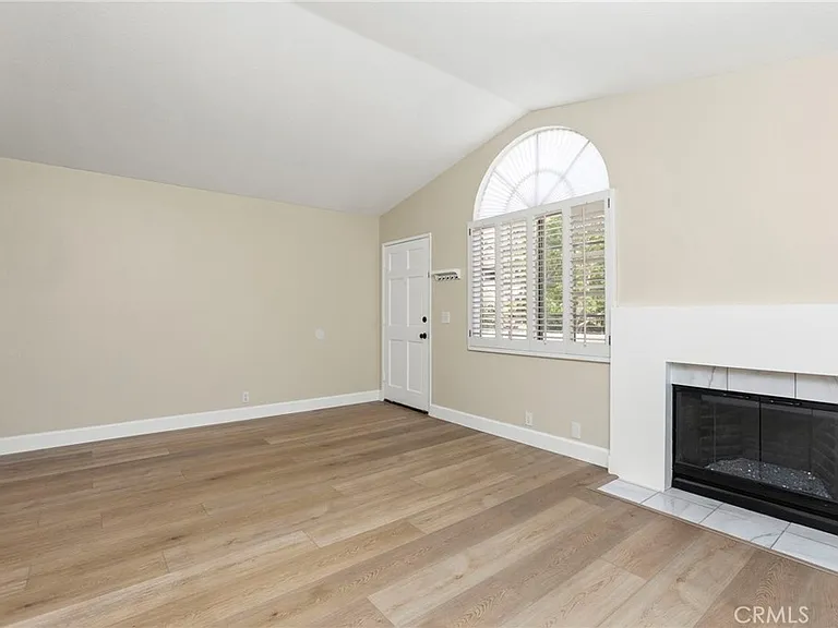 30 Gavilan — Photo 9