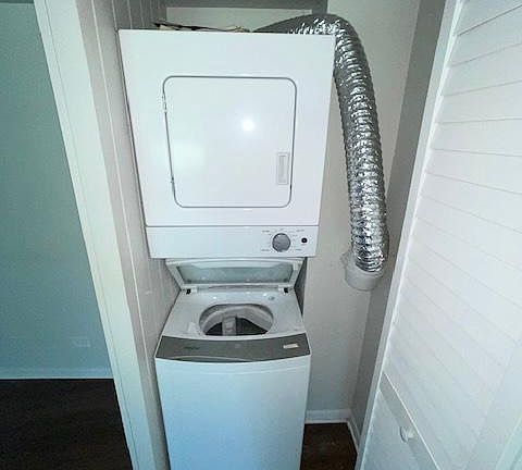 5th image of 103 N Milwaukee Ave APT B-15