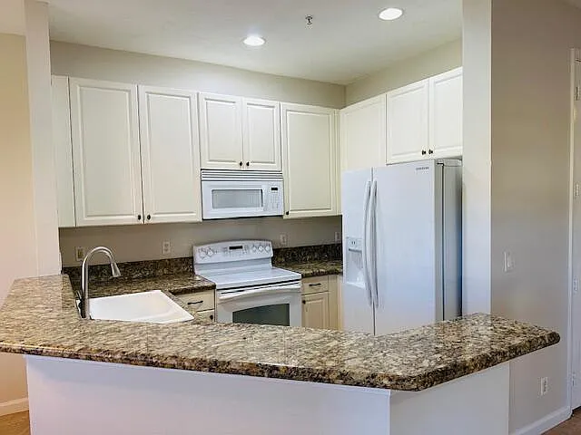 4390 Berkshire Wharf Dr — Photo 27