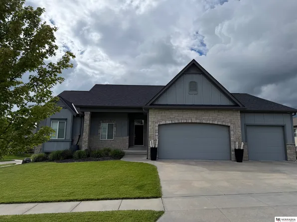 7244 Rebel Dr, Lincoln, NE 68516