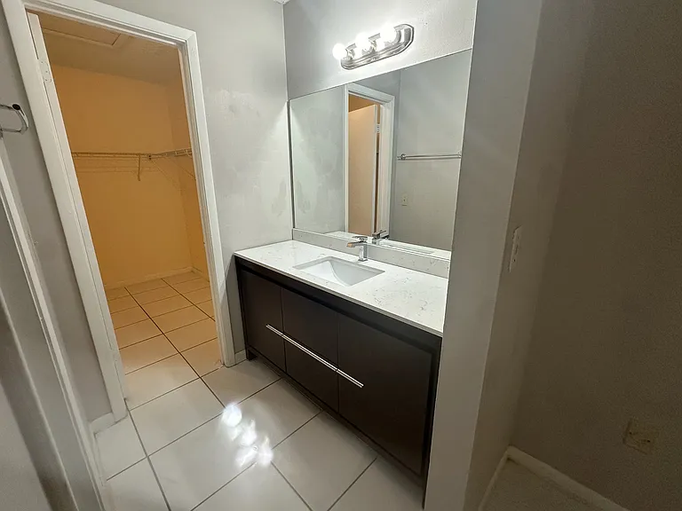 Bathroom 1 - Master bedroom.