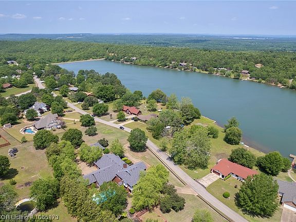 3rd image of 2615 Edgewater Dr