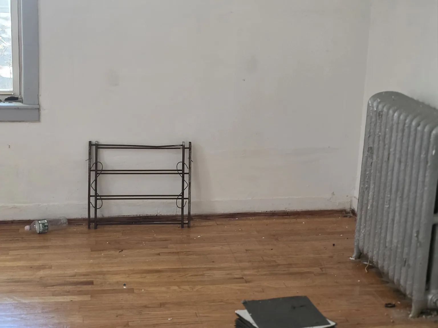 4 bed, 4278 sqft, $3,500 — Photo 2