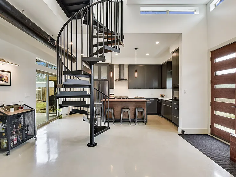 906 Brentwood St #2 — Photo 9