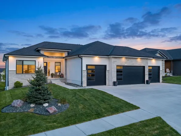 5425 N 206th St, Elkhorn, NE 68022