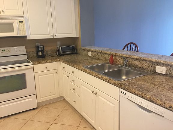 2nd image of 3467 SW Sawgrass Villas Dr
