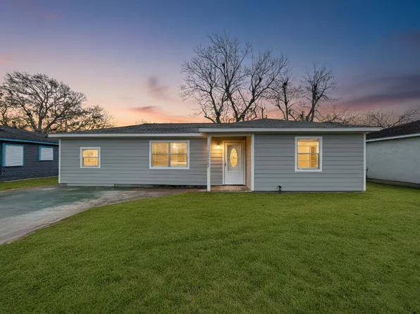 1122 Natchez Dr, Texas City, TX 77591