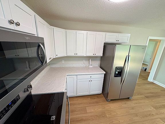 3rd image of 10153 Oakwinds Cir