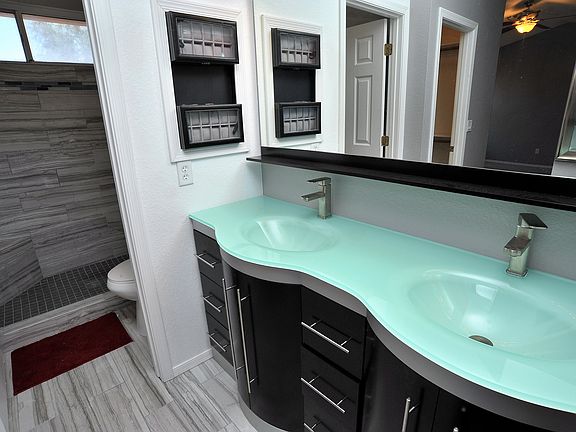 Modern updated master bath