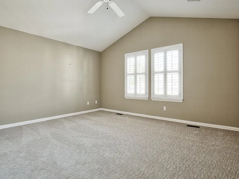 8300 Fairmount Dr — Photo 31
