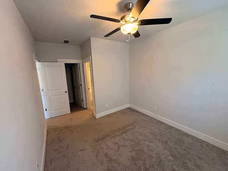 370 Crestbrook Ln — Photo 26