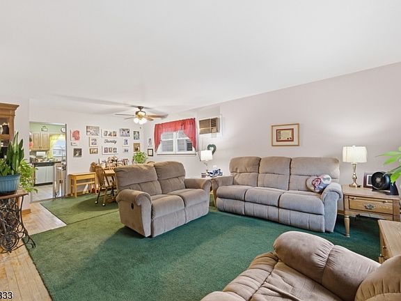 4th image of 204 Devon St