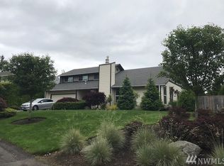 73 Silver Beach Dr, Steilacoom, WA 98388