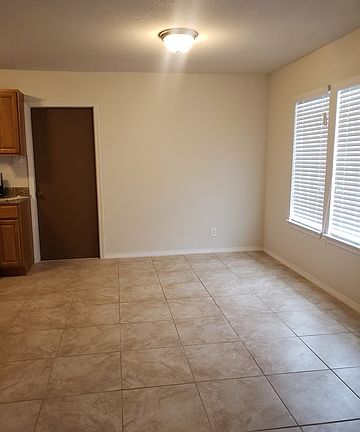 2nd image of 4914 Enid St