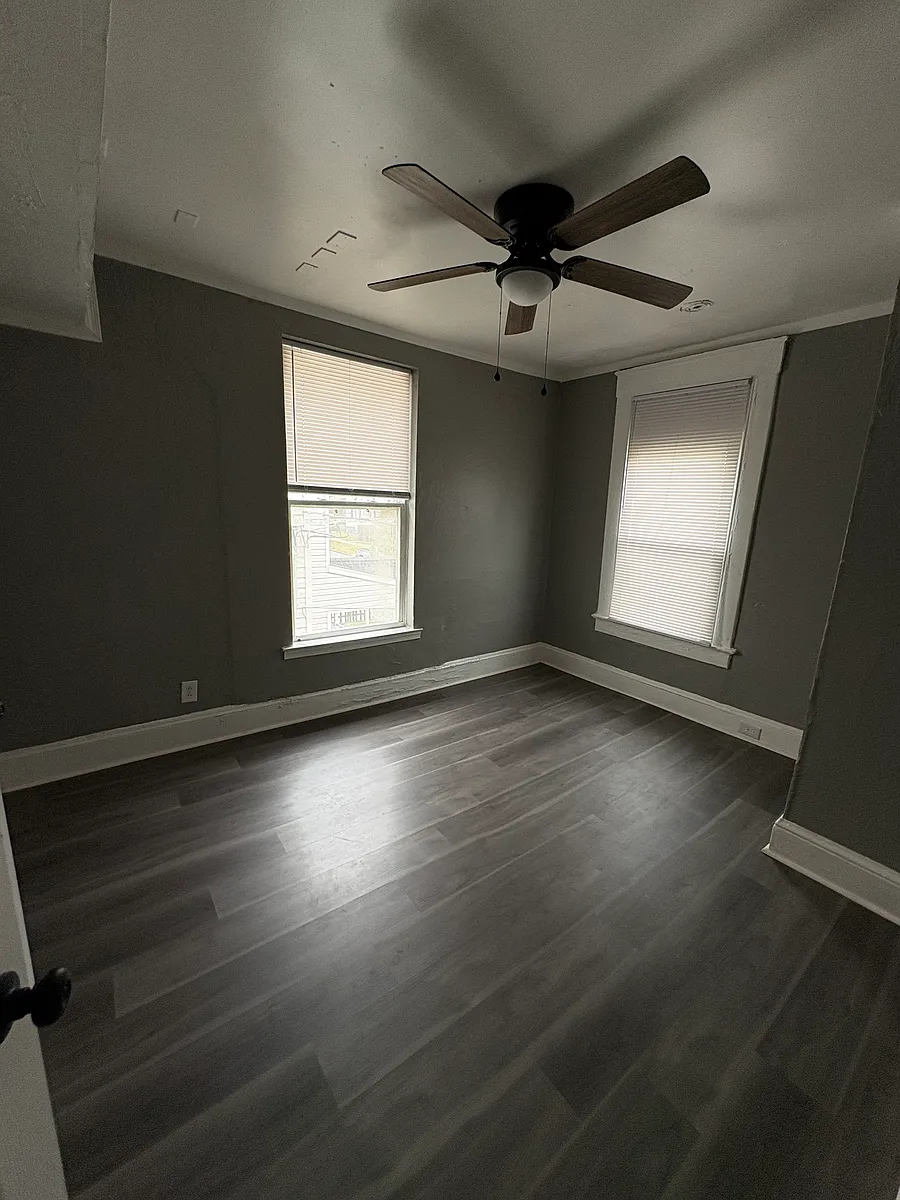 Building Photo - 623 W 28th St #3