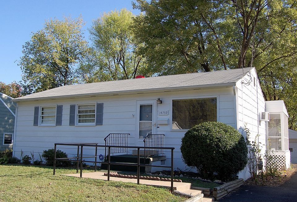 Front (railing will be removed)