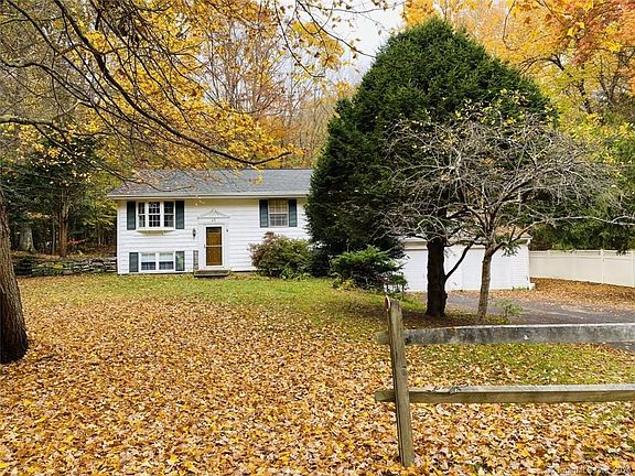 3rd image of 43 Woodland Dr