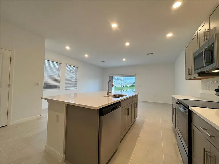 2377 Paravane Way — Photo 6