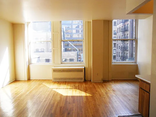 Rented by DSA Realty | media 27